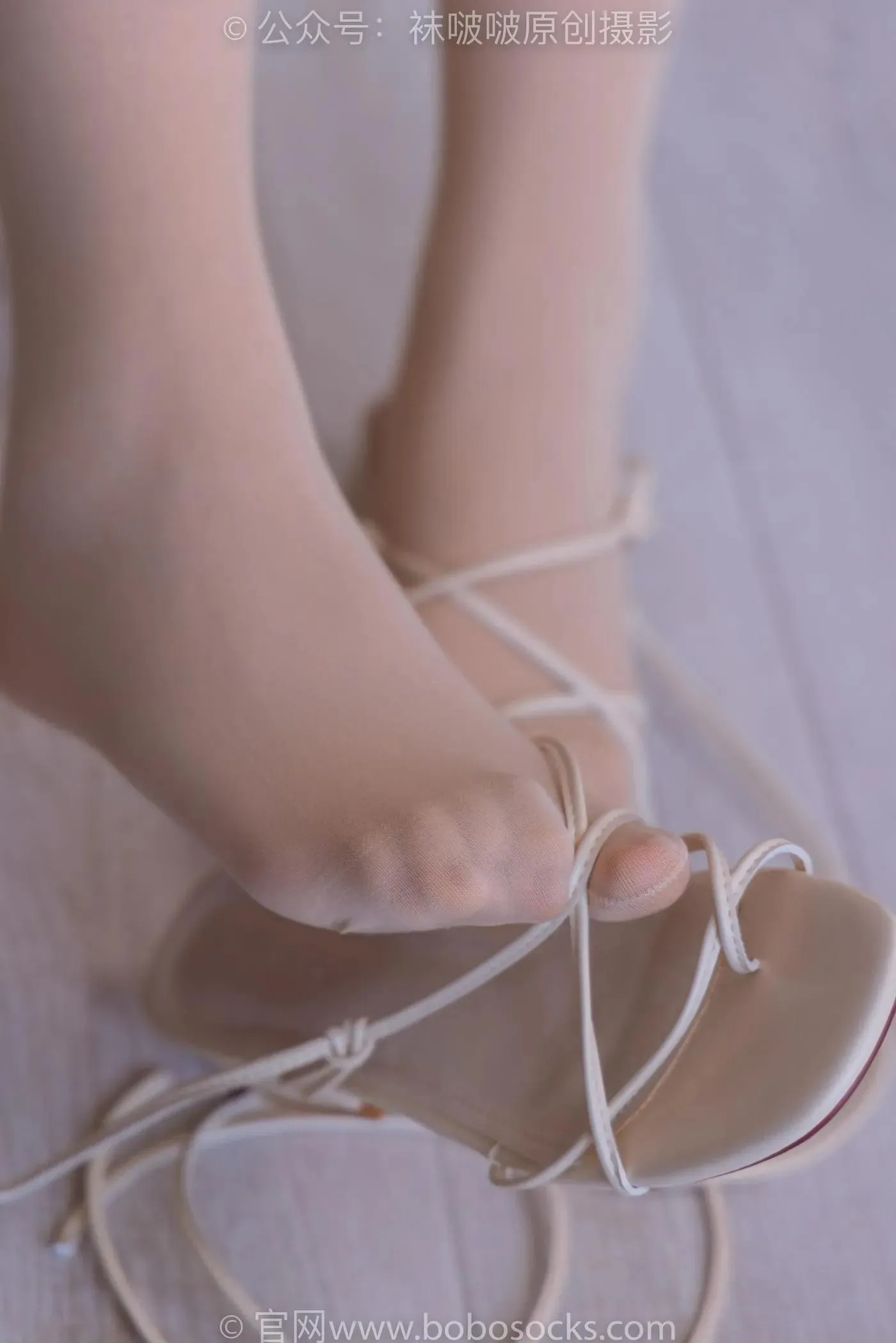 [BoBoSocks袜啵啵]NO.170 周周-两双高跟凉鞋、油亮肉丝、厚肉丝、两双丝袜叠穿 [158P]插图8